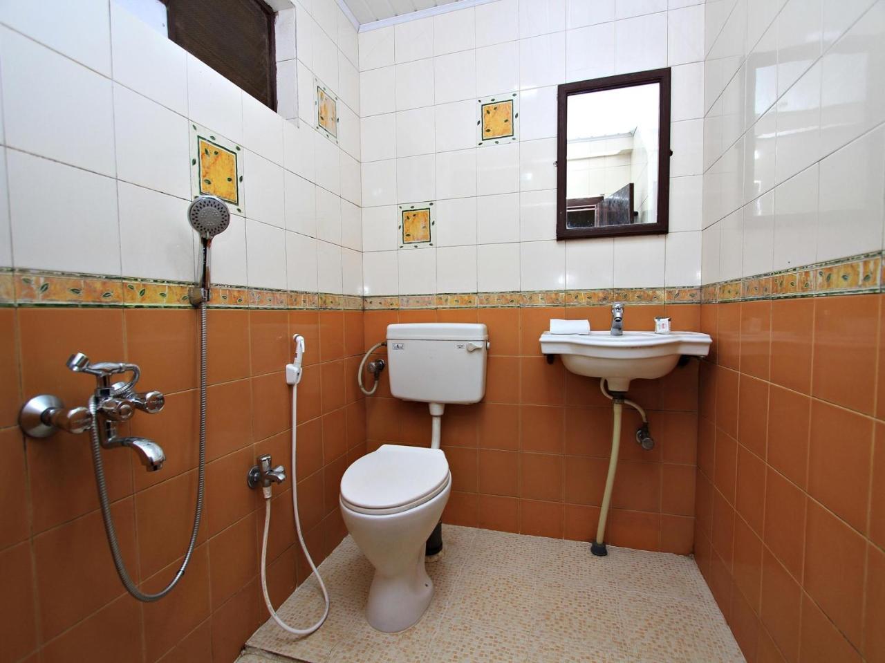 Hotel Pratham International Ooty Esterno foto