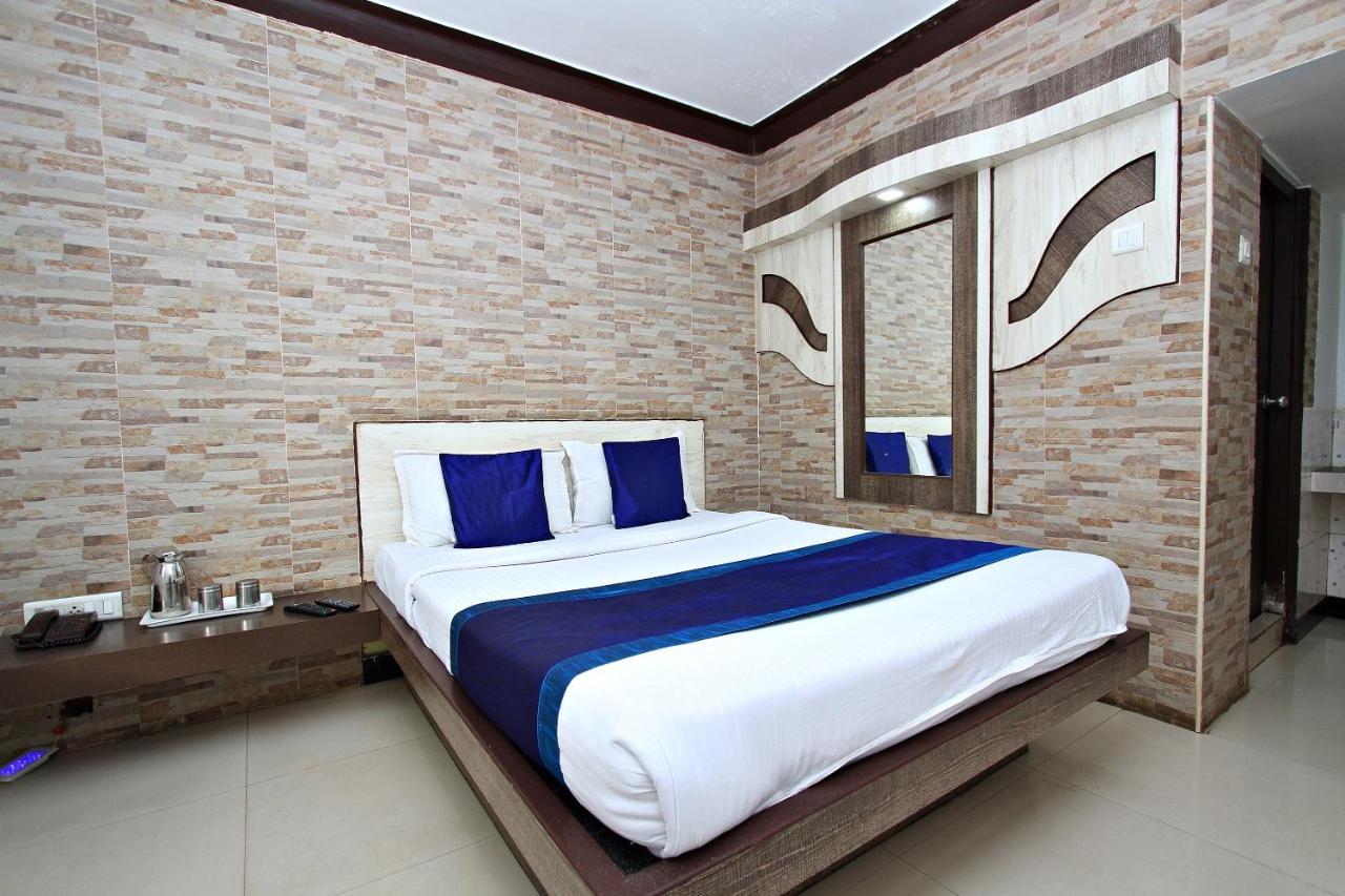 Hotel Pratham International Ooty Esterno foto