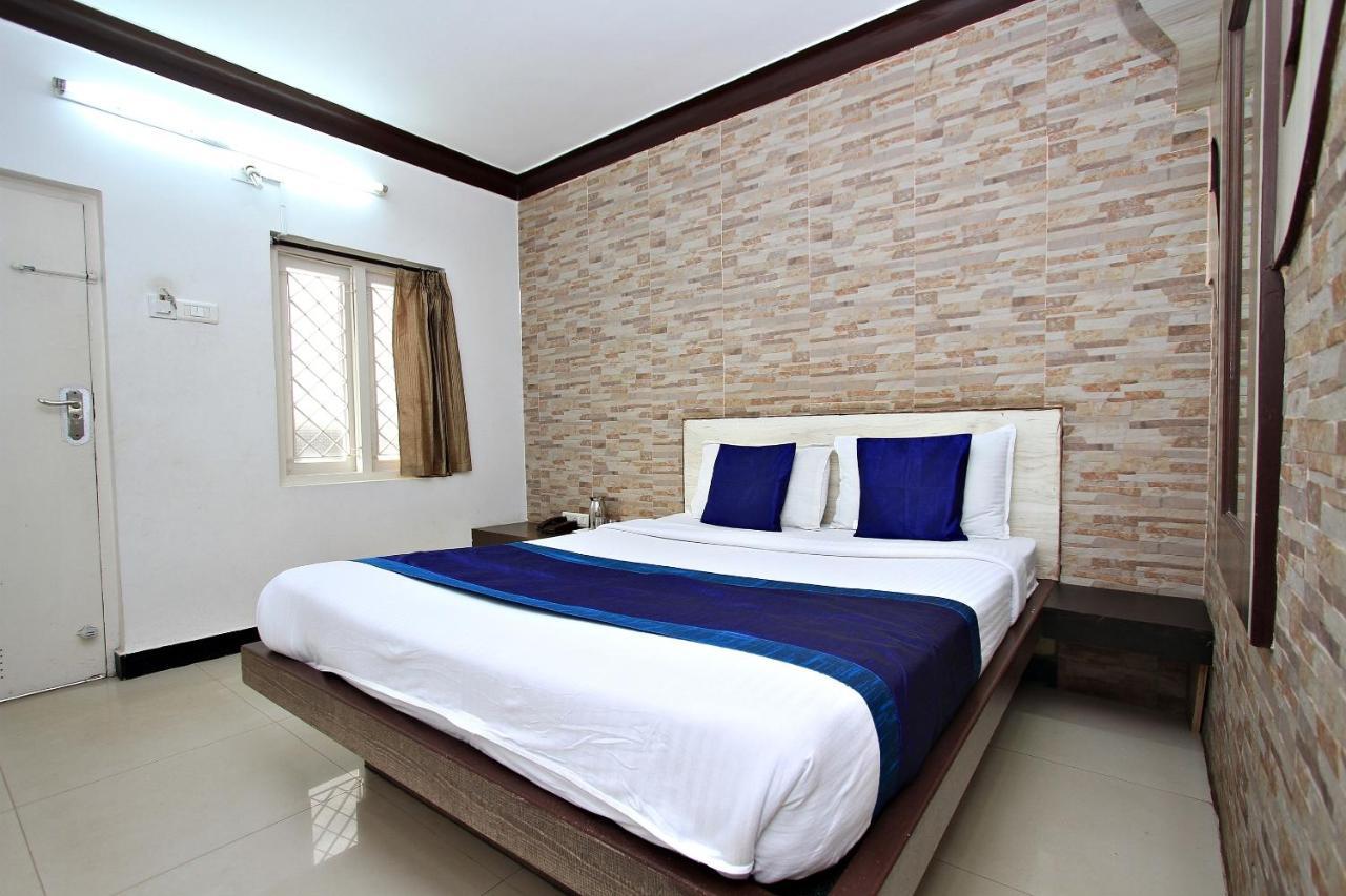 Hotel Pratham International Ooty Esterno foto