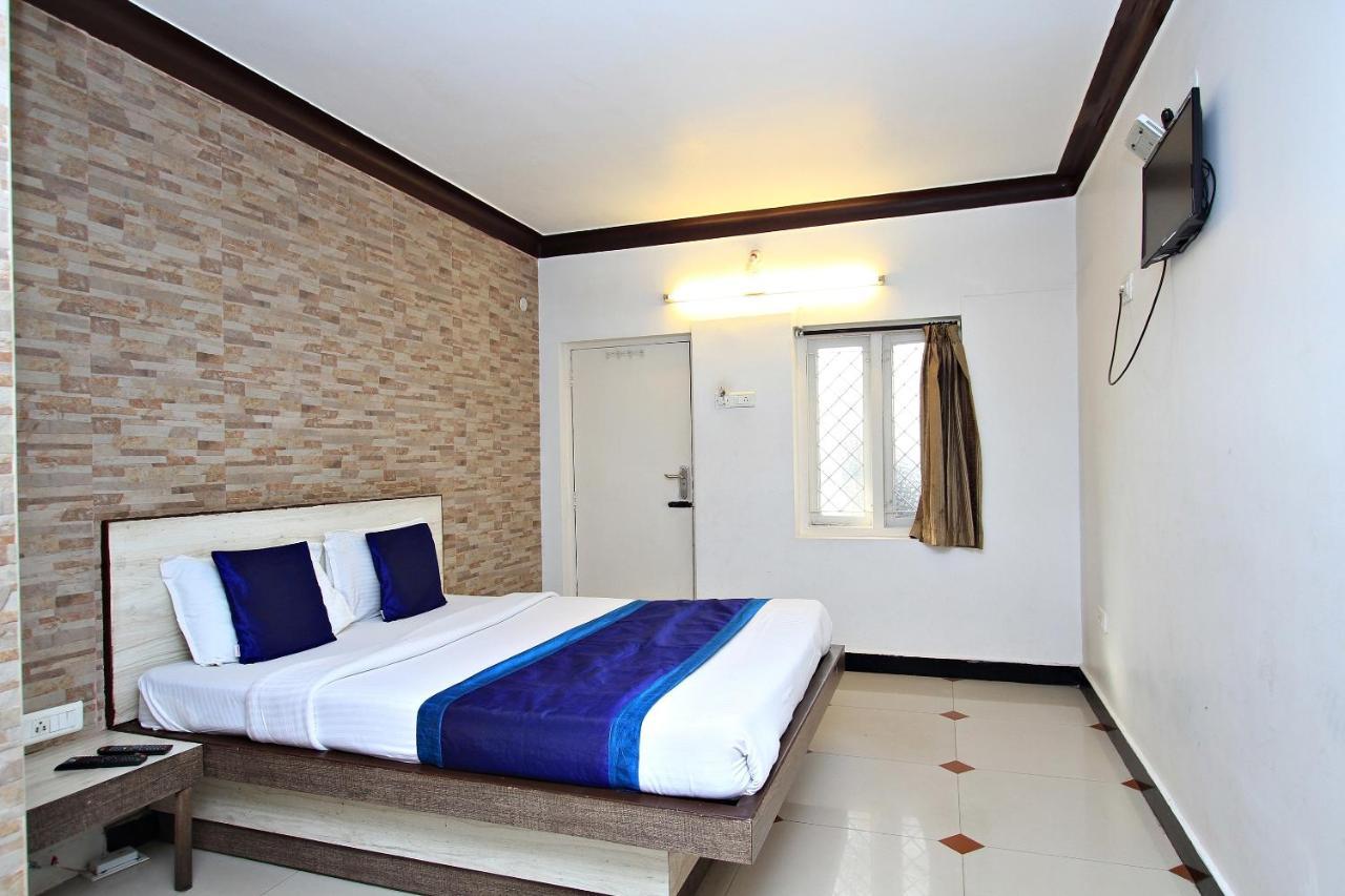 Hotel Pratham International Ooty Esterno foto