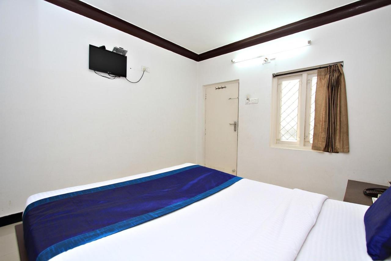 Hotel Pratham International Ooty Esterno foto